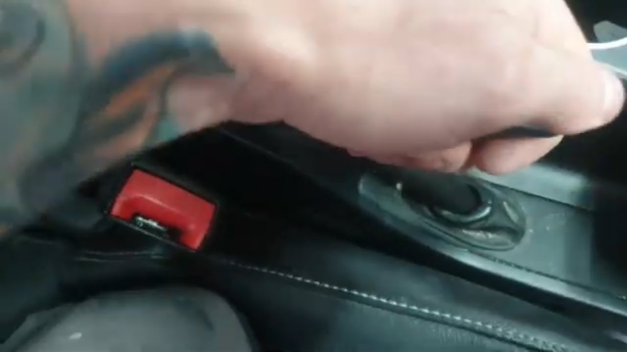 How to adjust a ford kuga handbrake quick tutorial!