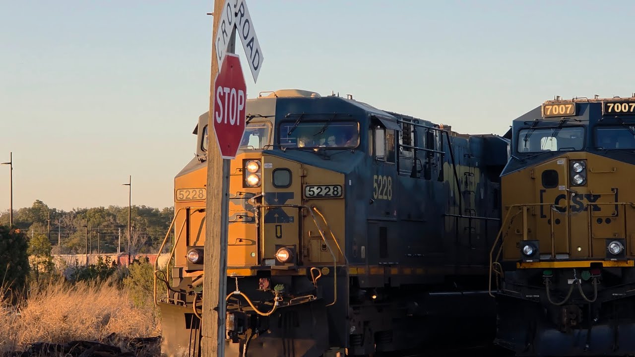 CSX B210-04 Empty Phosphate train with solo leader. (and Seaboard System hopper!)