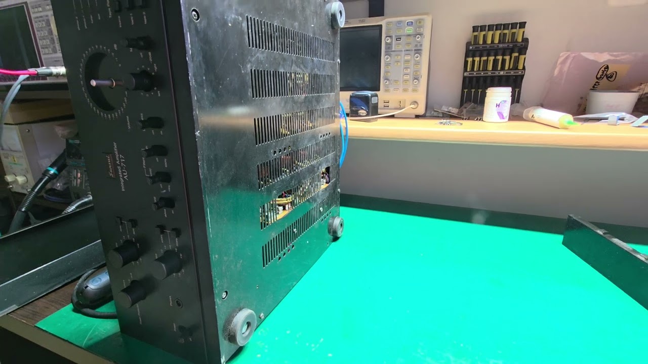 Untitled 198 - Sansui AU-717 part.1