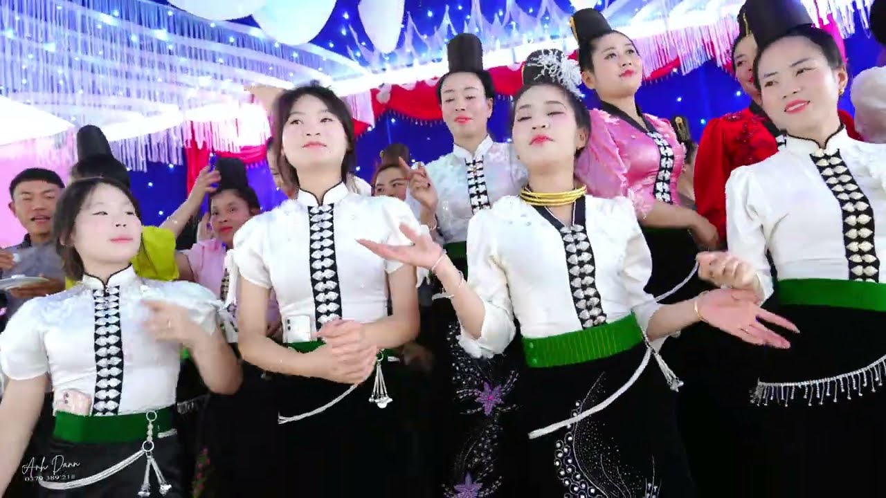 DANCE NHẢY NHIỆT TÌNH MỪNG LỄ THÀNH HÔN 