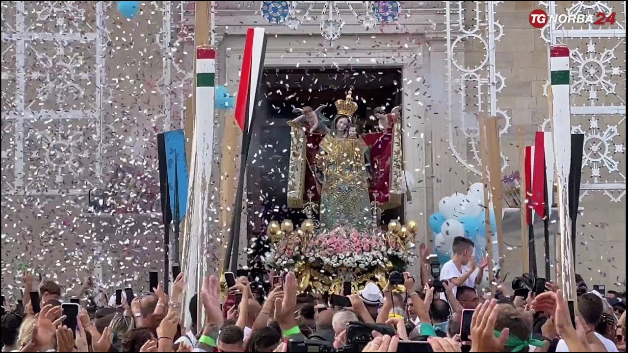 Molfetta, la processione delle Madonna dei Martiri
