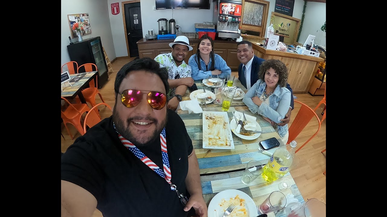 Dominicanos y Chilena probando  por 1era vez comida PERUANA