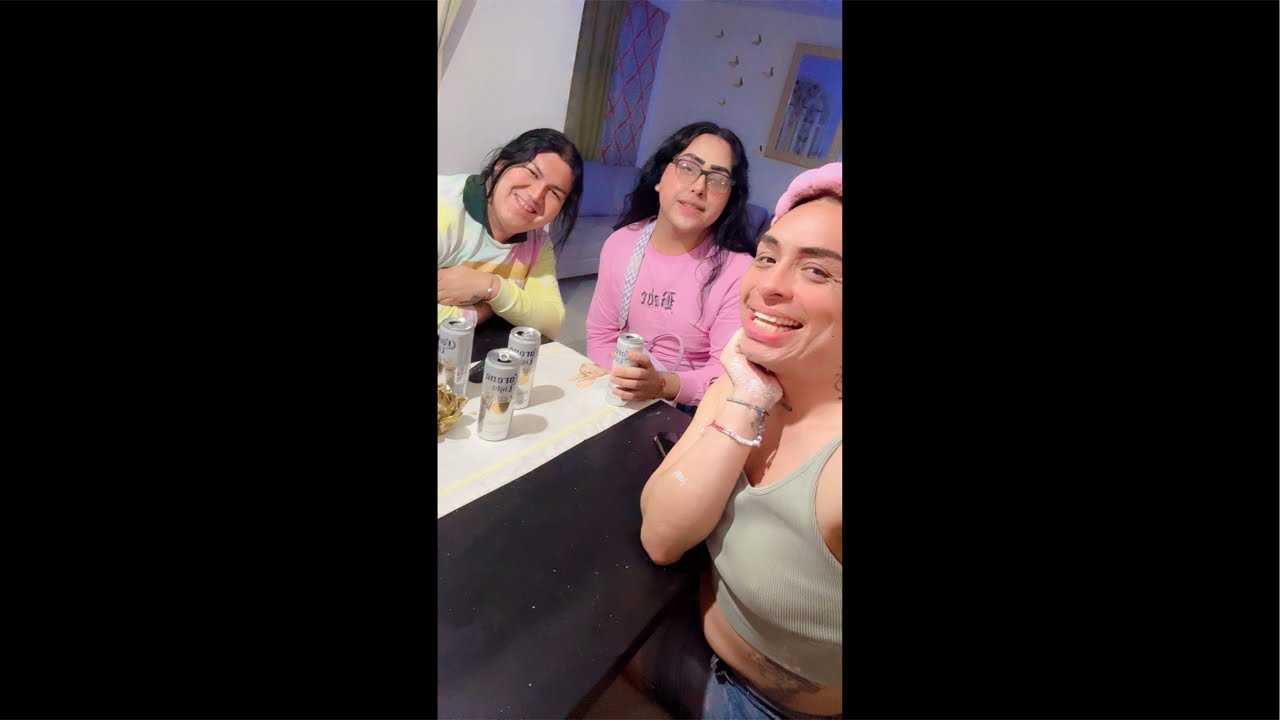 Con la niñaS 💅🐩😘.￼