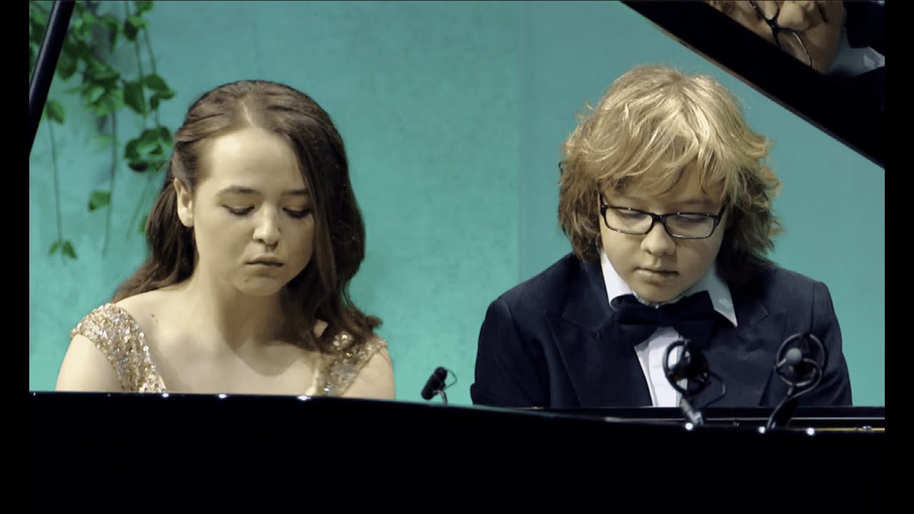 Tritsch-Tratsch Polka: Strauss/Cziffra/Hahn: Laetitia Hahn, Philip Hahn
