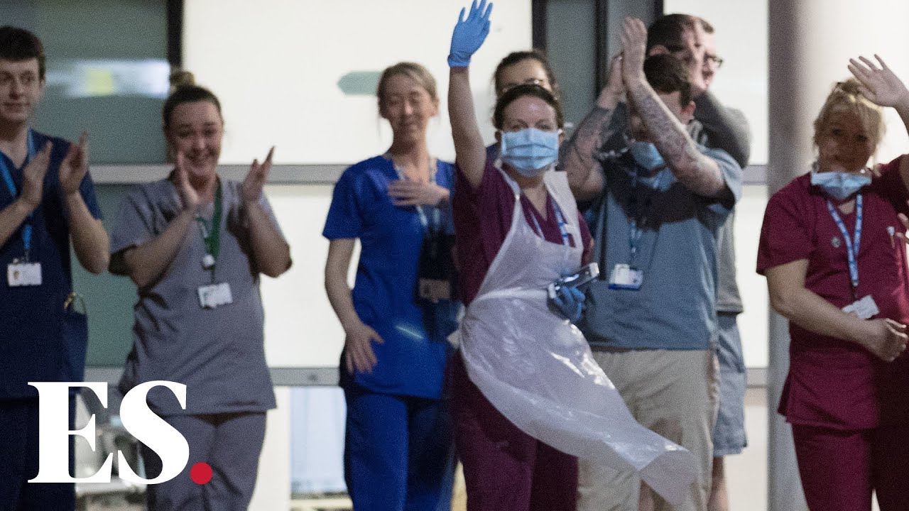 Coronavirus: People across UK come together to applaud NHS coronavirus heroes in #clapforourcarers