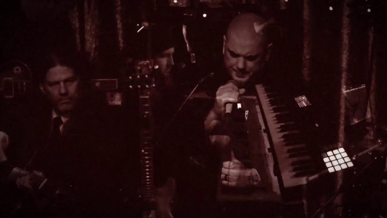 En Minor - Mausoleums - Official music video