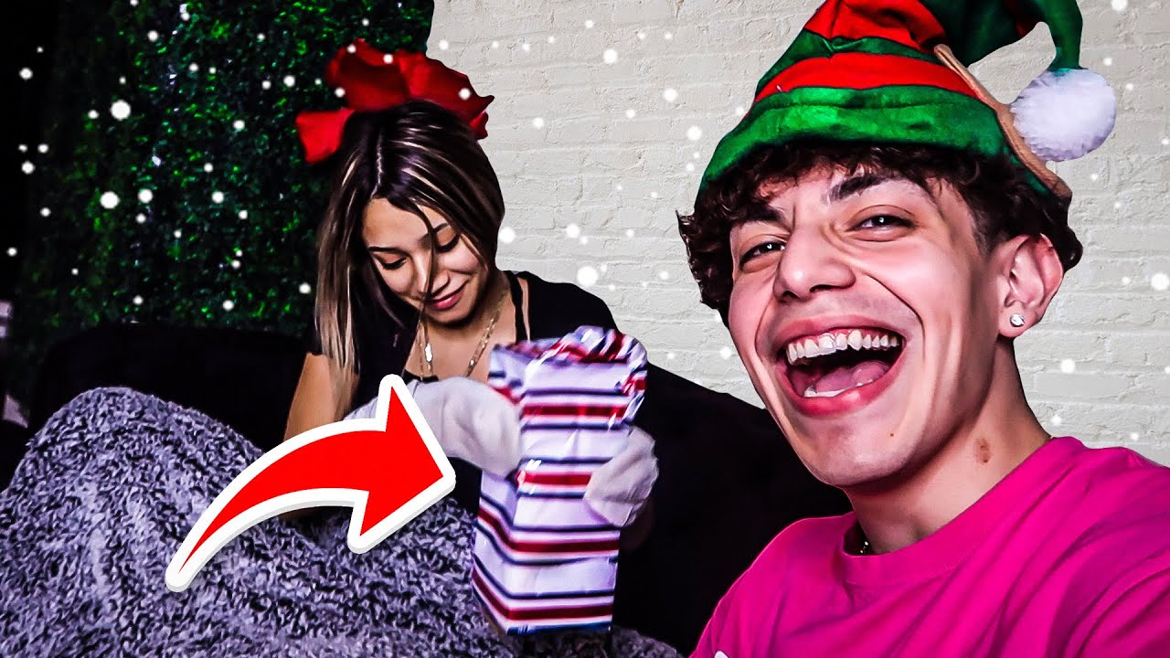 SURPRISING ROSA with CHRISTMAS GIFTS ❤️