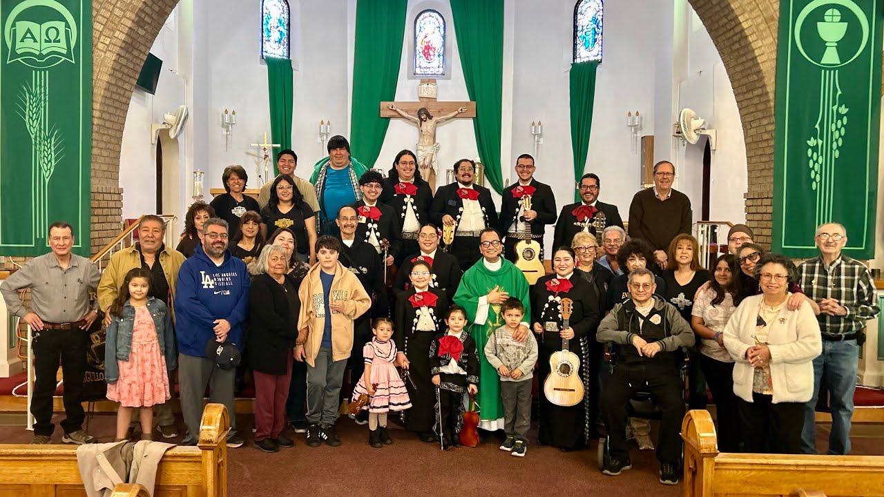 Mariachi Mass Intention de Isaiah Vialpando. Gracias Mariachi Diamante. #cordovaestilo #mariachi