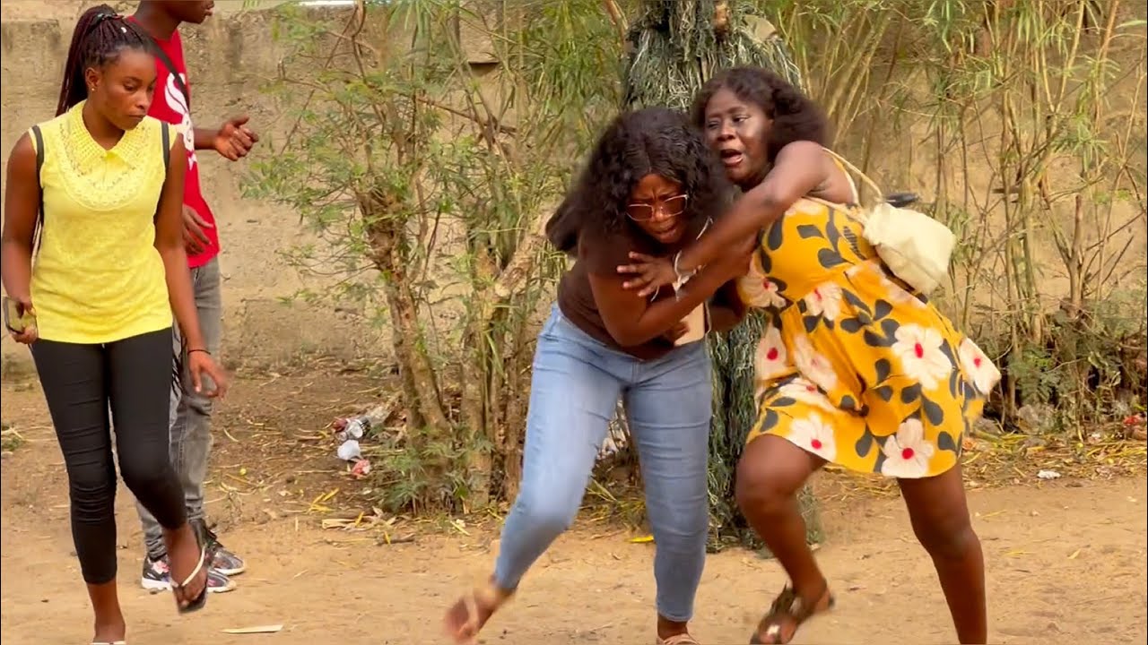 She sat on the floor and cried 😅! Bushman prank