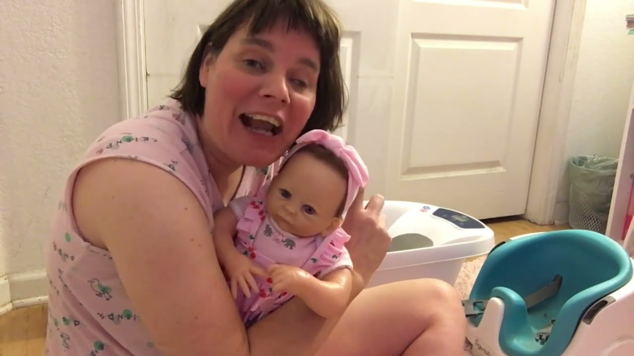 Kristine, twin sister Kristy, turn to get cleaned up……Ashton Drake  little peanut￼￼