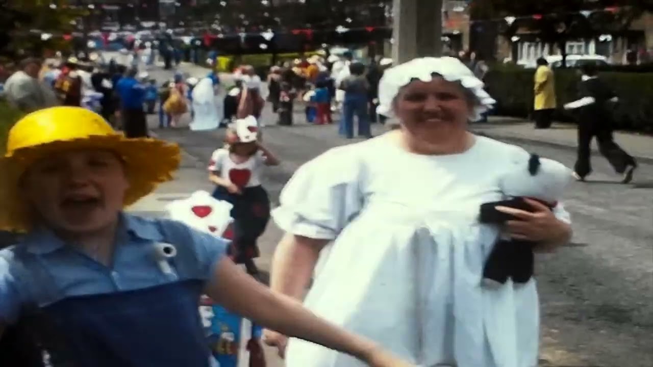 Queen Elizabeth II 1977 Silver Jubilee Street Party Kimberley Nottingham Super 8 Cine Projector Film