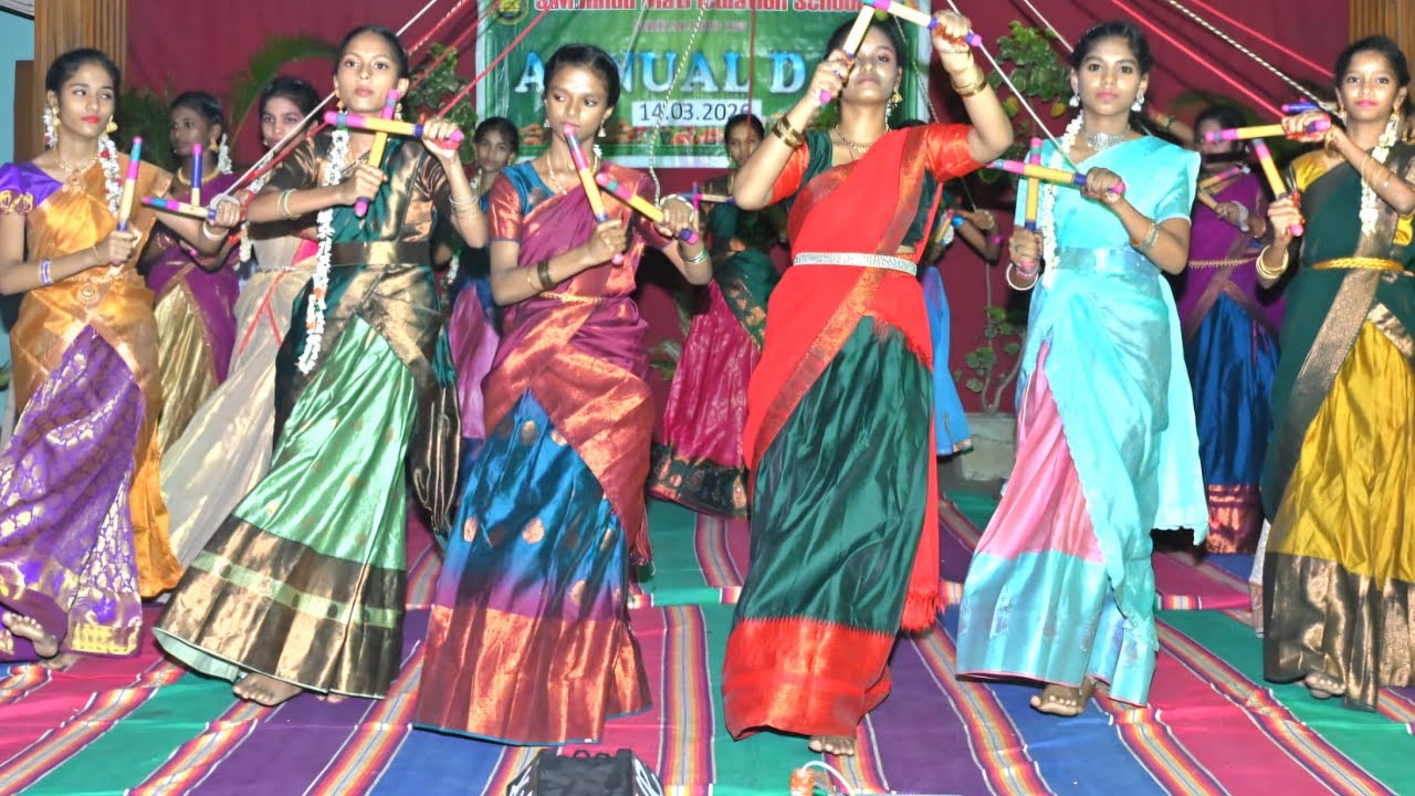 சீர்காழி சபாநாயக முதலியார் இந்து மெட்ரிக் பள்ளியில் ஆண்டு விழா மாணவ மாணவிகள் நடன நிகழ்ச்சி  