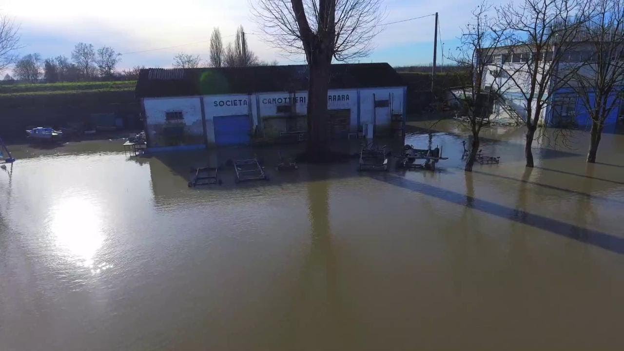 Arriva la piena del Po, Canottieri già sott'acqua