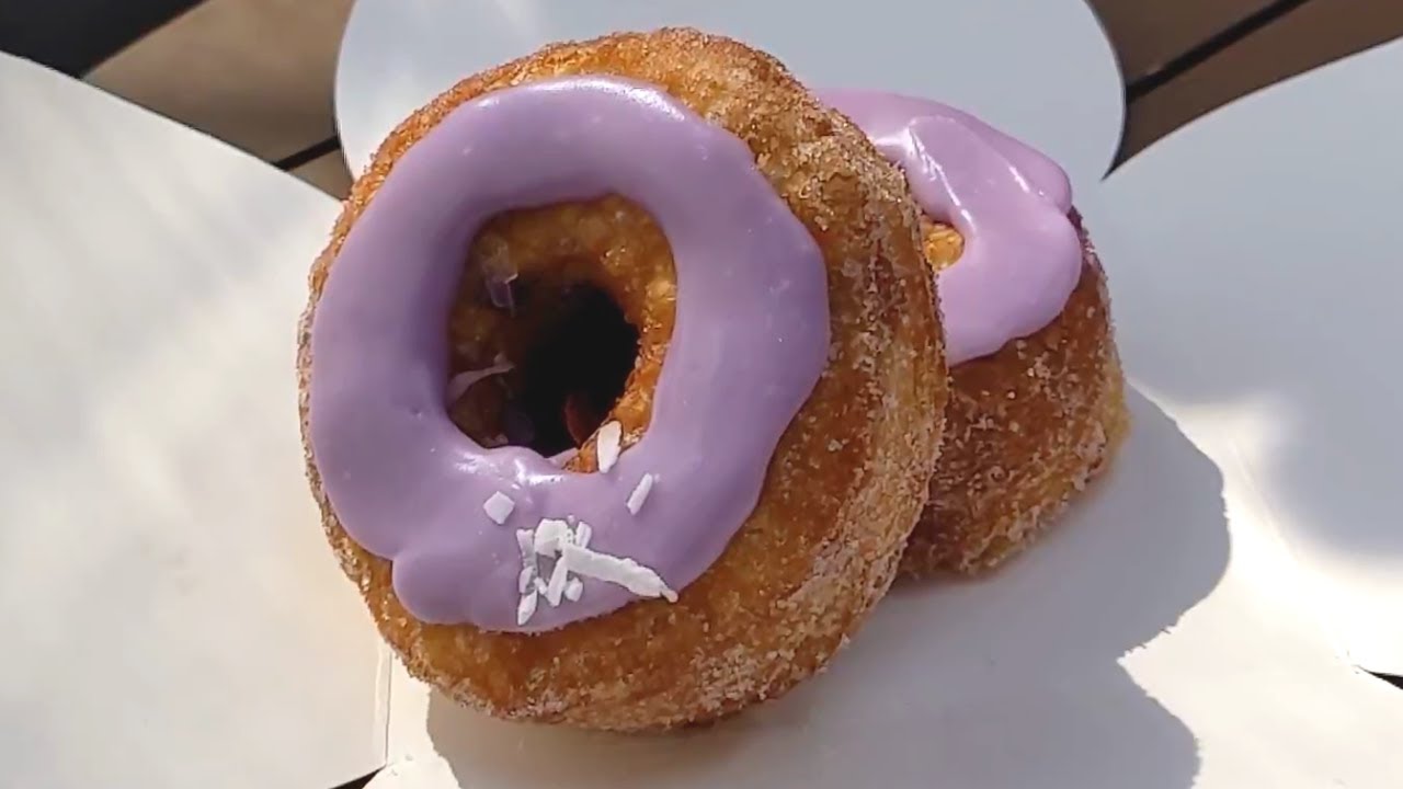 Cronut Dominique Ansel Bakery- What to Expect When Buying a Cronut - Cookie Shot, DKA and Cronut