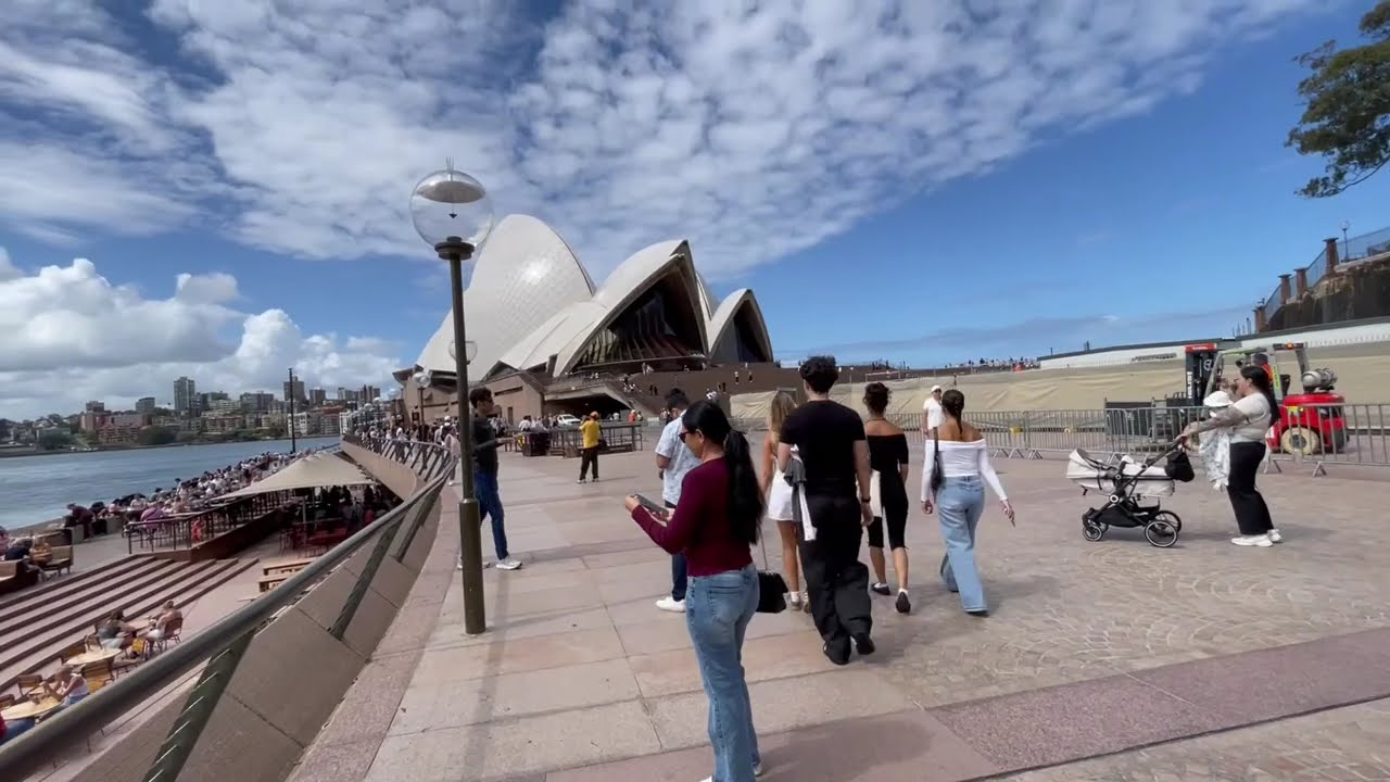 Sydney , To Opera  House.