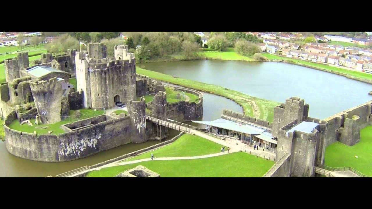 Castles from the Clouds: Caerphilly Castle - Cymru o'r Awyr: Castell Caerffili