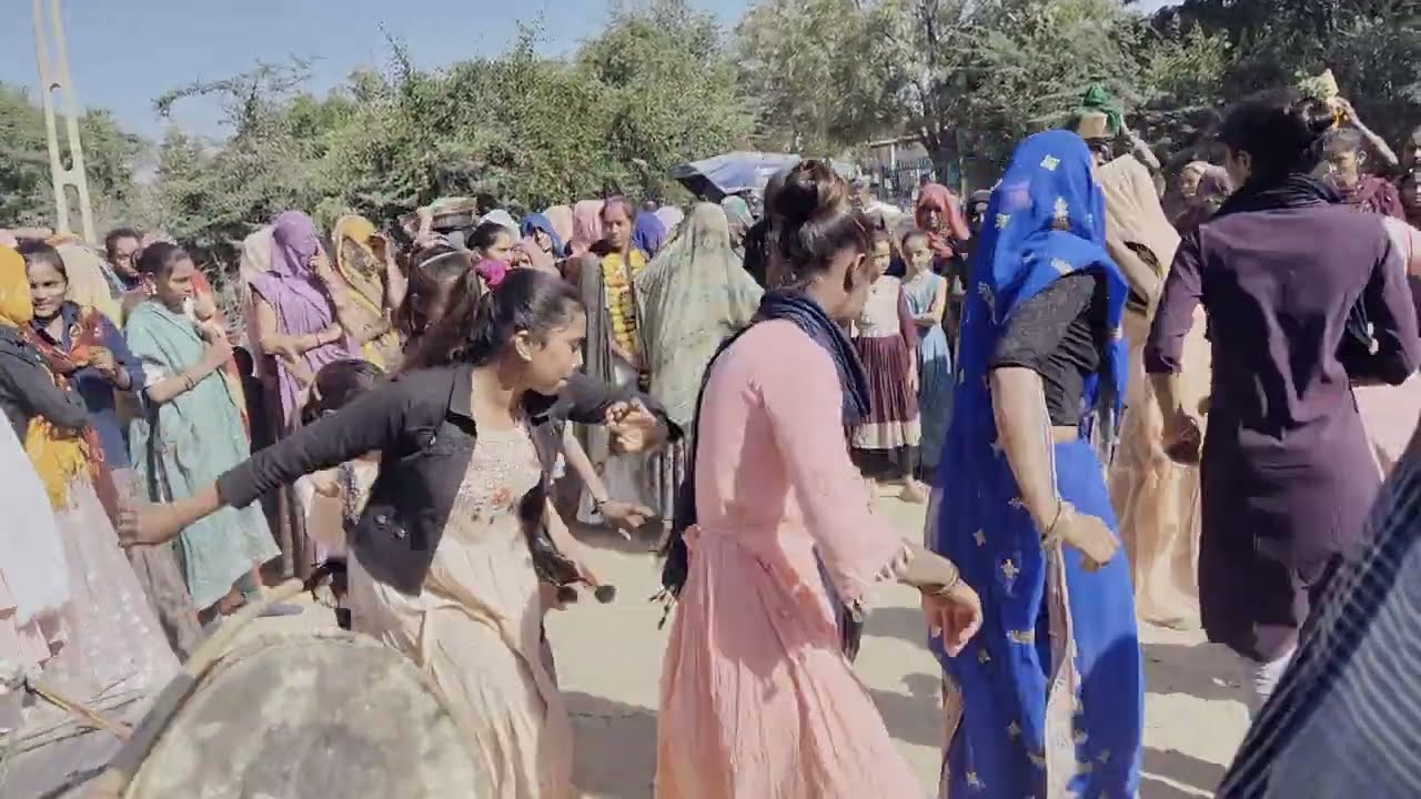 દેશી ઢોલના તાલે મોજ 