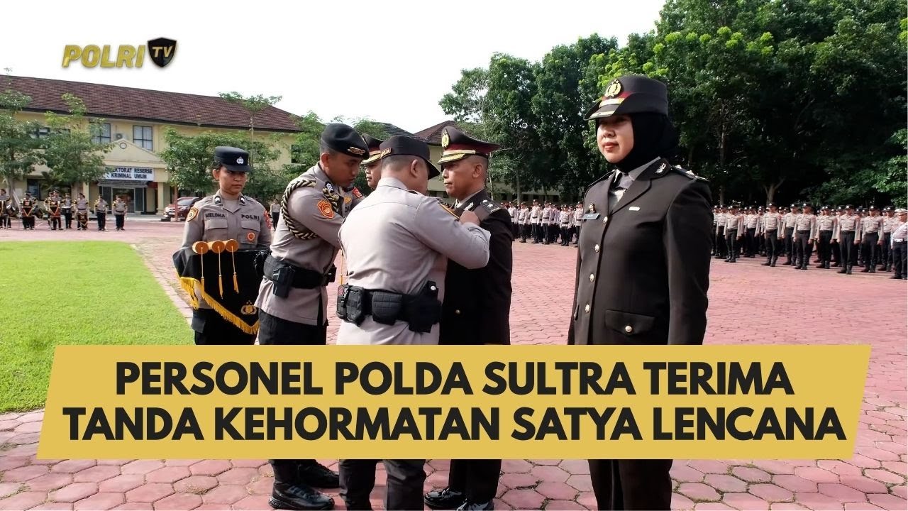 PERSONEL POLDA SULTRA TERIMA TANDA KEHORMATAN SATYA LENCANA
