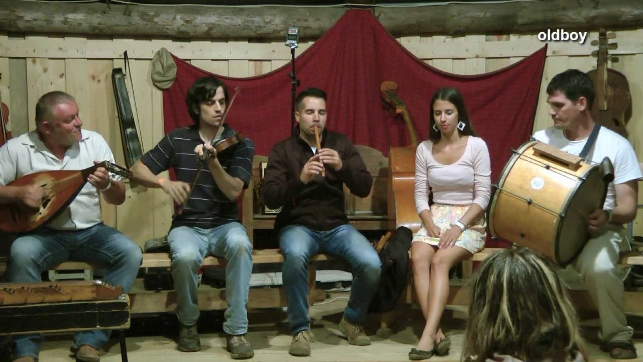 Juhos zenekar - Hajladozik nádszál