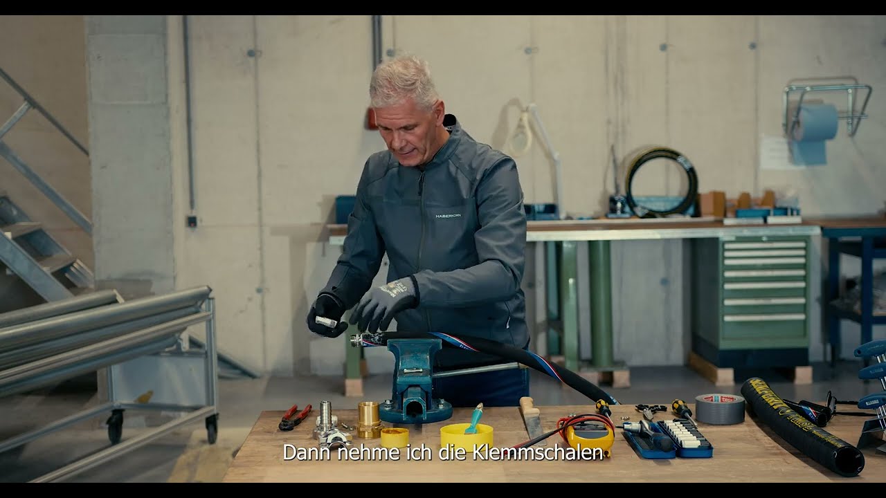 Schlauchleitungen: Montage von Halbschalen