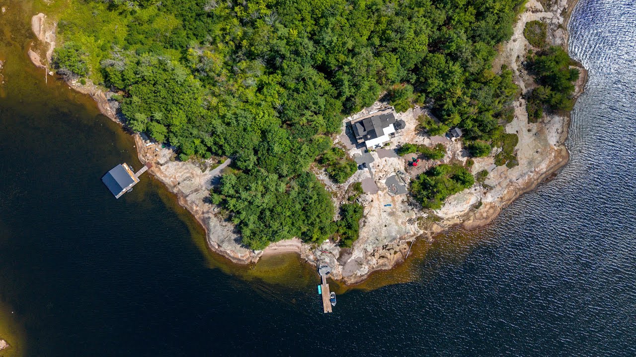 This is cottage life for those with a taste for the extraordinary