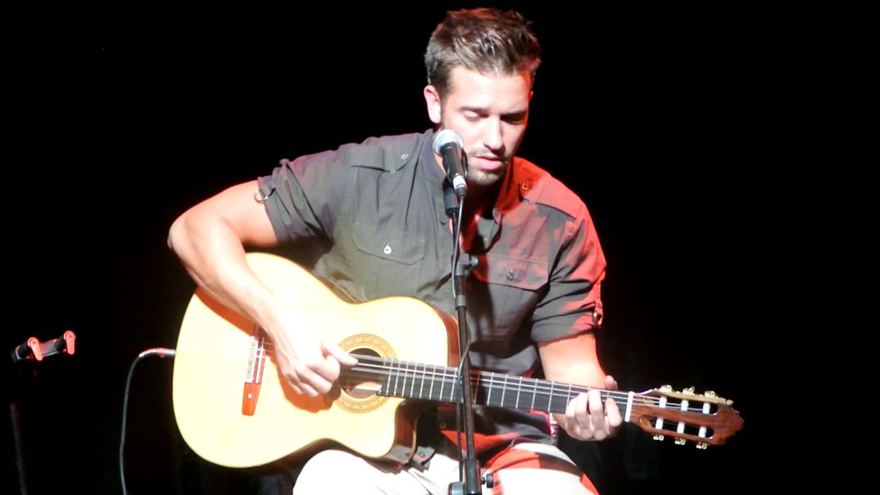 Pablo Alborán - El Beso (Showcase Santiago 03.12.12)