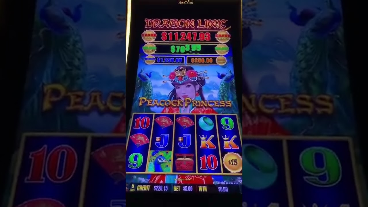 Jackpot hand pay with the slotfam!