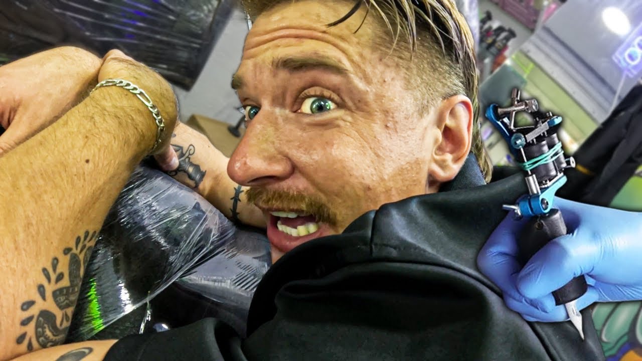 MAN IŠTATUIRAVO PASTURGALĮ (KOLUMBIJOJ)