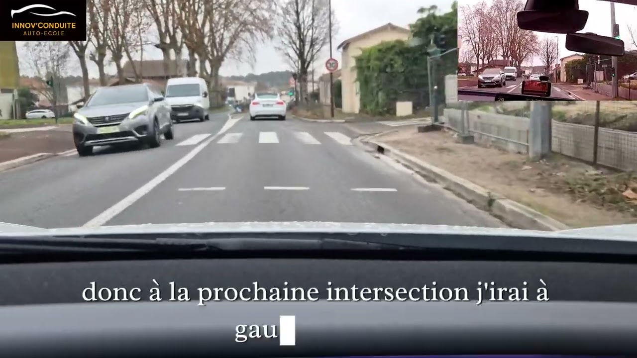 C2b Positionner le v&eacute;hicule sur la chauss&eacute;e et choisir la voie de circulation.