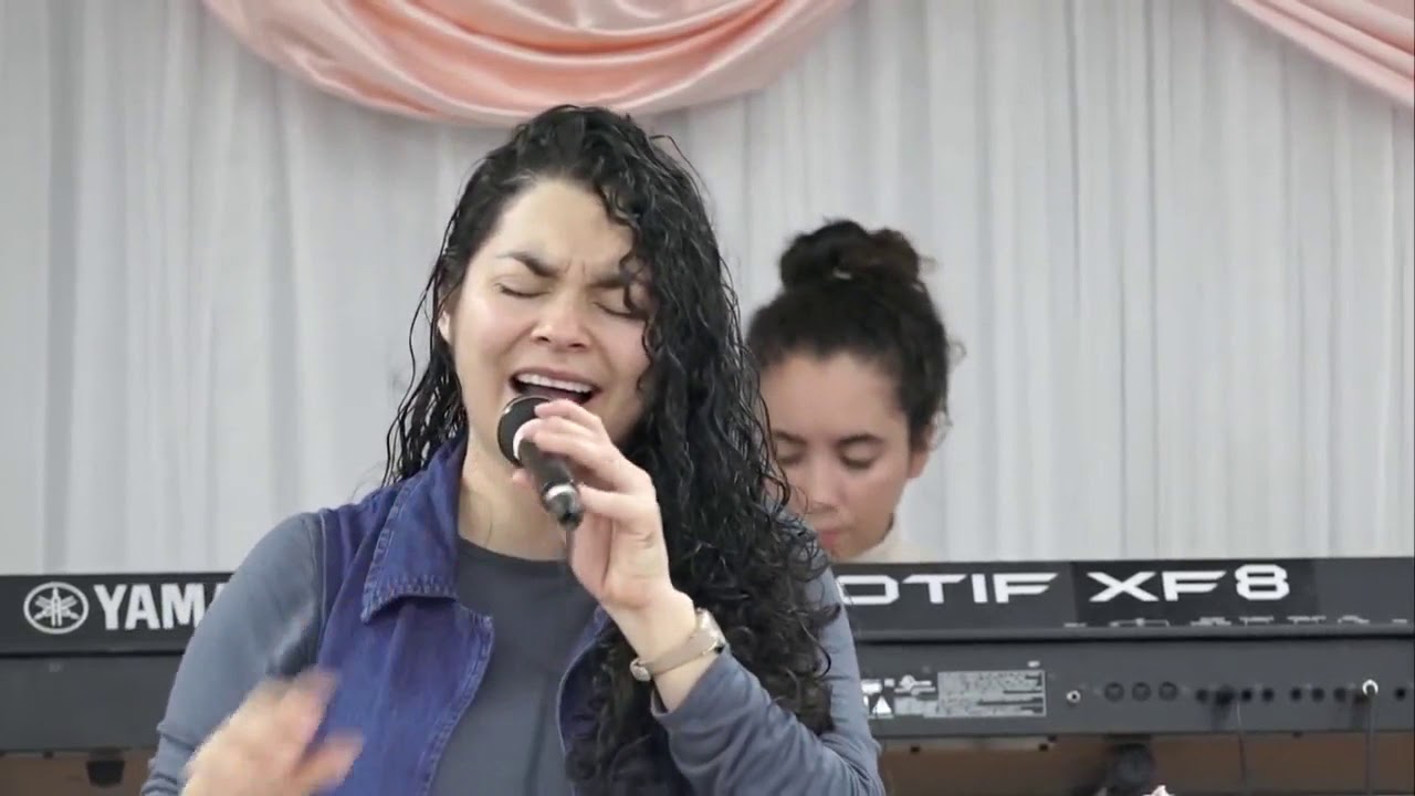 Solo dejenme adorarle canta beatriz mendez