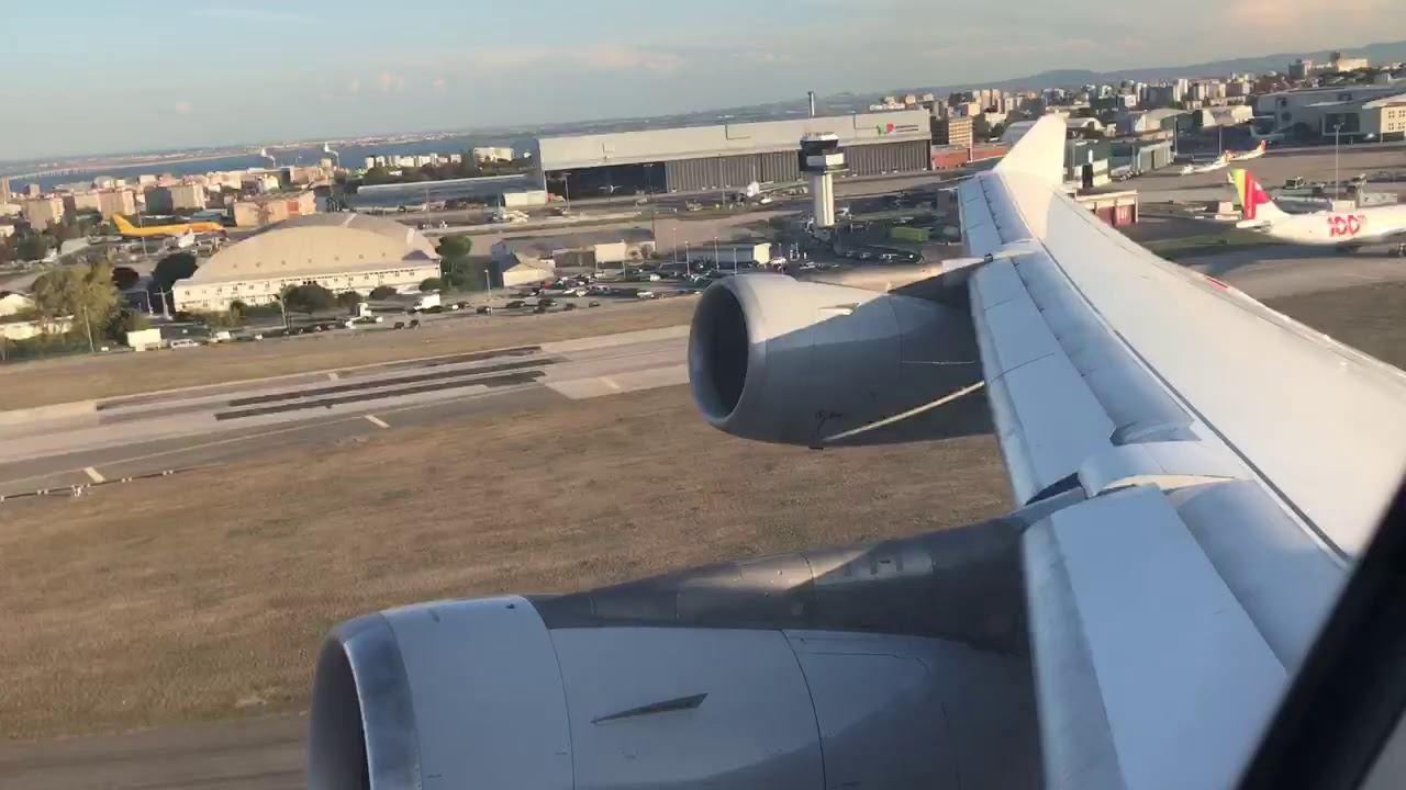 Lufthansa A 340-300 - D-AIGN - take off at Lisbon to Frankfurt - nice engine shot