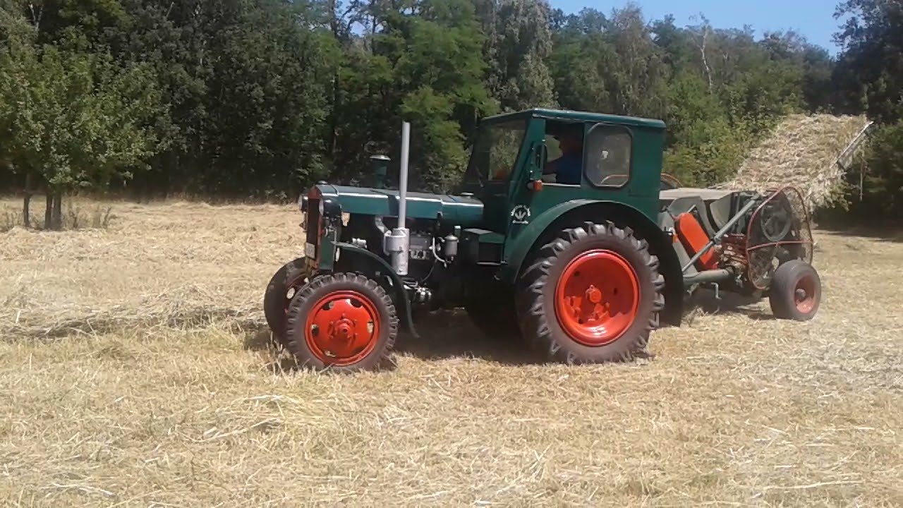 IFA Pionier mit Hamsterpresse bei der Heuernte / DDR Feldarbeit