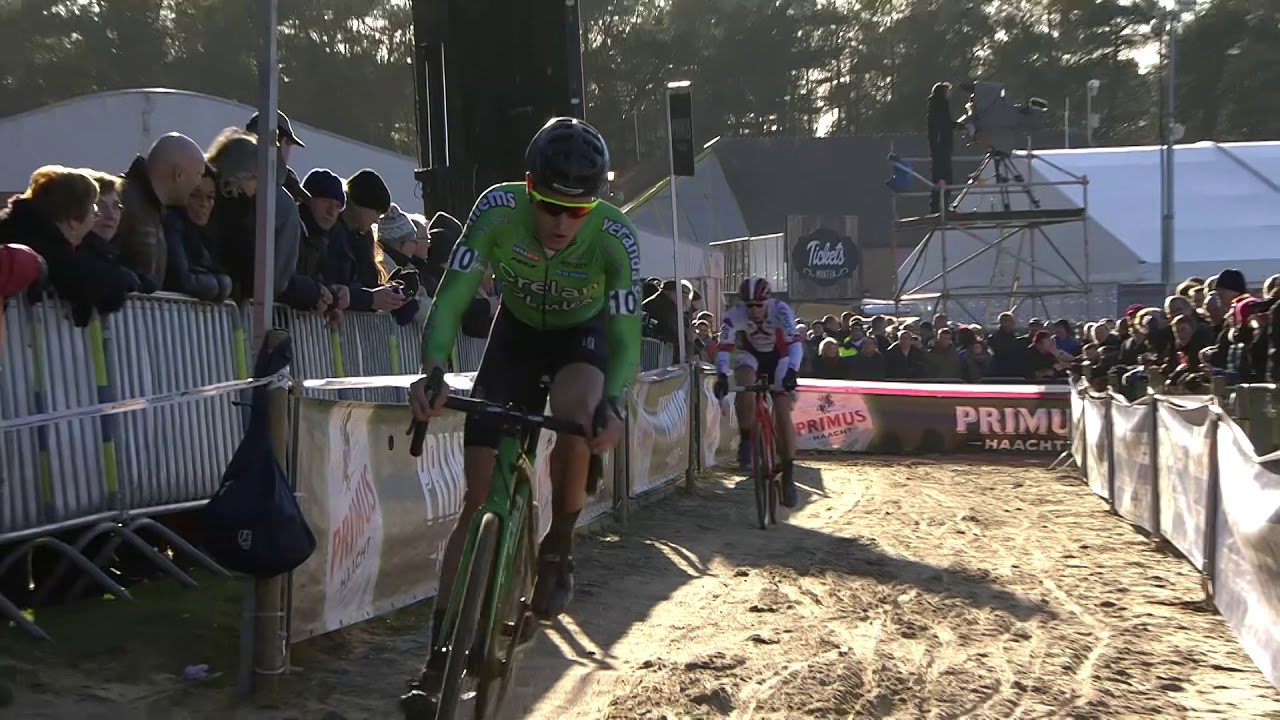Van der Poel wint DVV Verzekeringen Trofee na zege in Lille