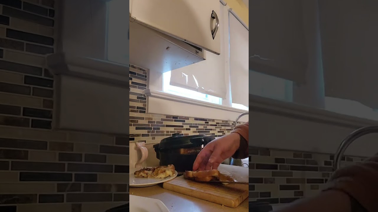 Preparando unas tostada de pan con queso😋