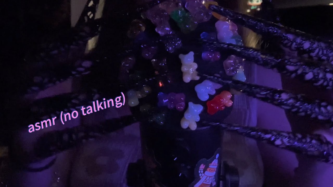 gummy bear mic cover scratching/tapping no talking (extra long nails/ASMR) 