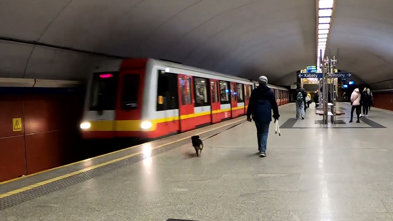 Metro Warszawskie M1 Stacja Racławicka - Przejazdy Metra Warszawskiego