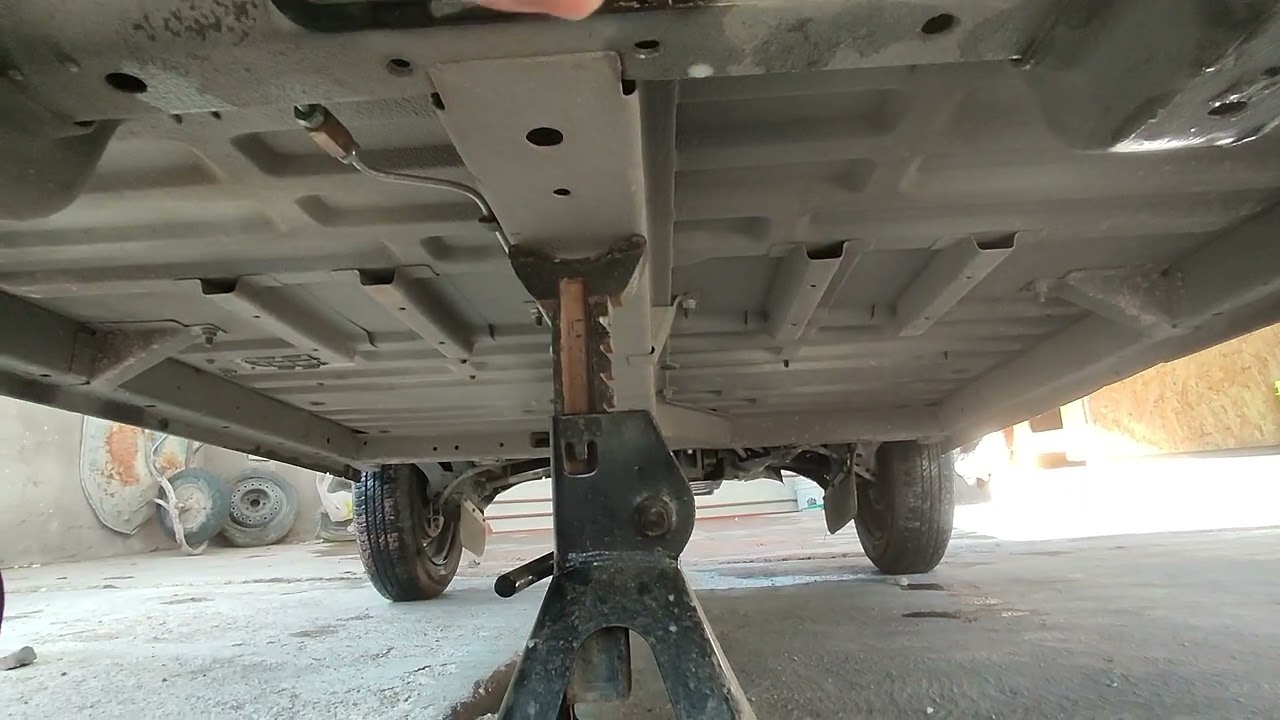 Bajaj Qute cajuela frontal y suspensión delantera