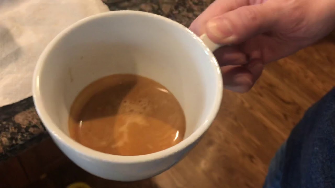 如何用 Breville Barista Express 做一杯拿铁咖啡，打发奶泡，和简单拉花？