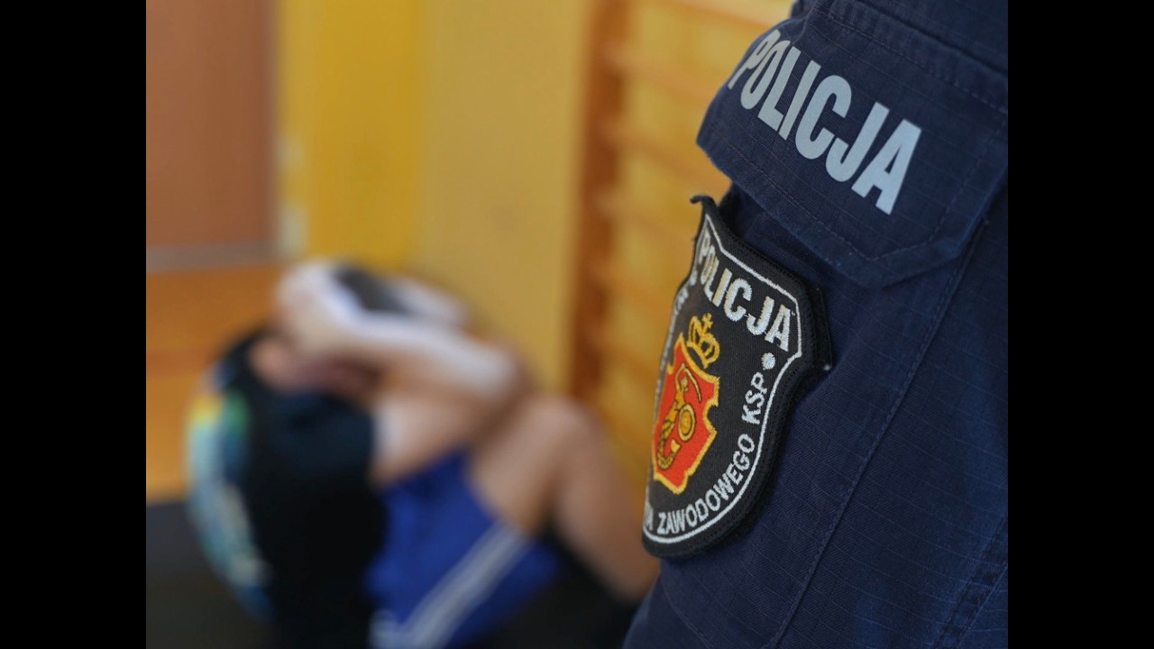 POLICYJNY TEST SPRAWNOŚCI FIZYCZNEJ W ZESPOLE SZKÓŁ IM. MICHAŁA KONARSKIEGO W WARSZAWIE