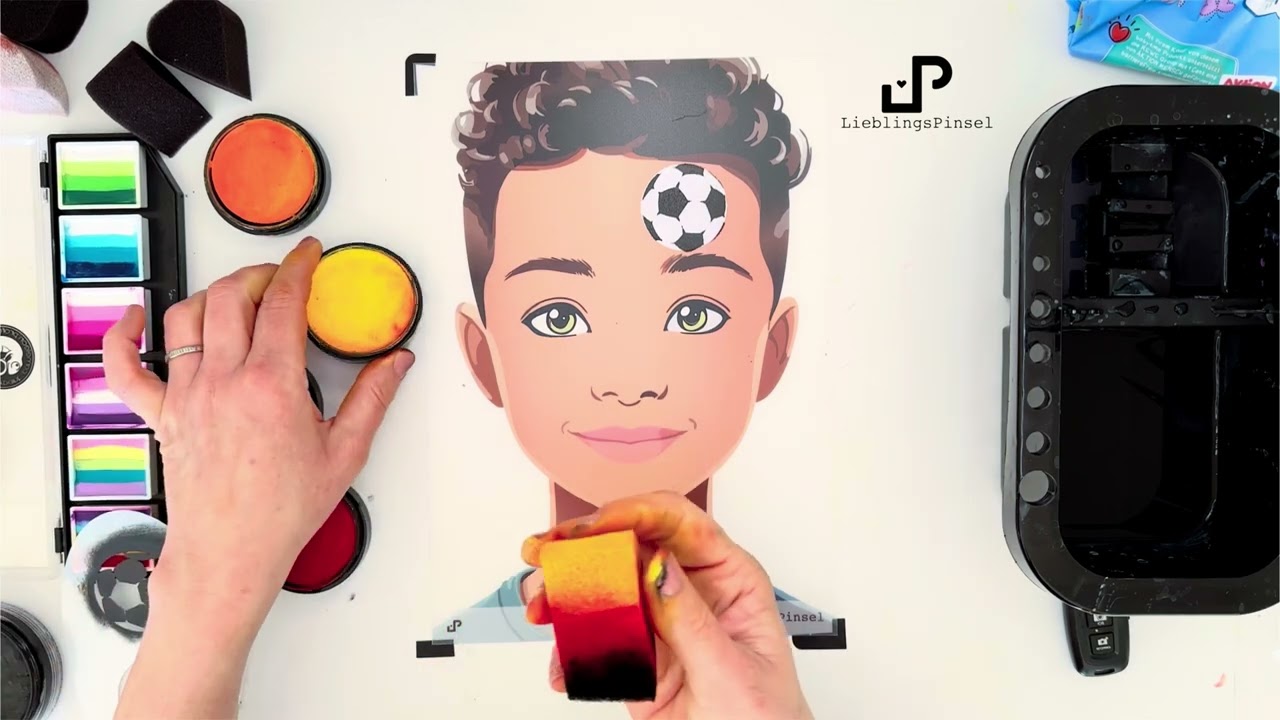 Fu&szlig;ball schminken &ndash; Einfach & schnell mit Schablonen | Kinderschminken Tutorial