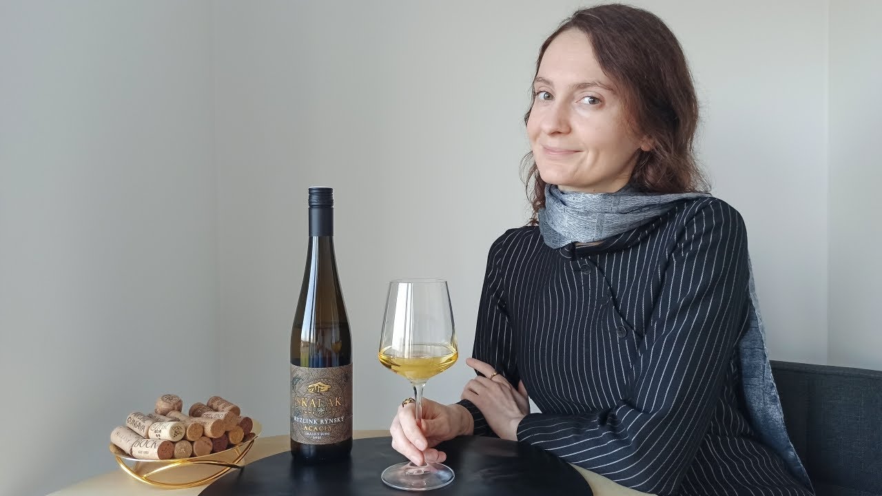 Refreshing Riesling Acacia, 2021, Late Harvest, Dry, White, Skalák Winery, Czechia, Ep. 1