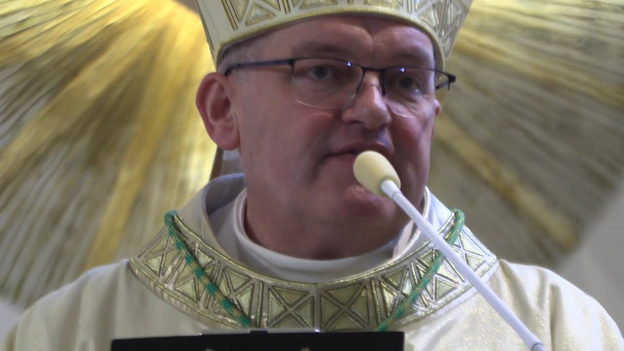 STRÁNÍ-Ze slavnostní bohoslužby nového arcibiskupa olomouckého, místního rodáka JOSEFA NUZÍKA (10.)