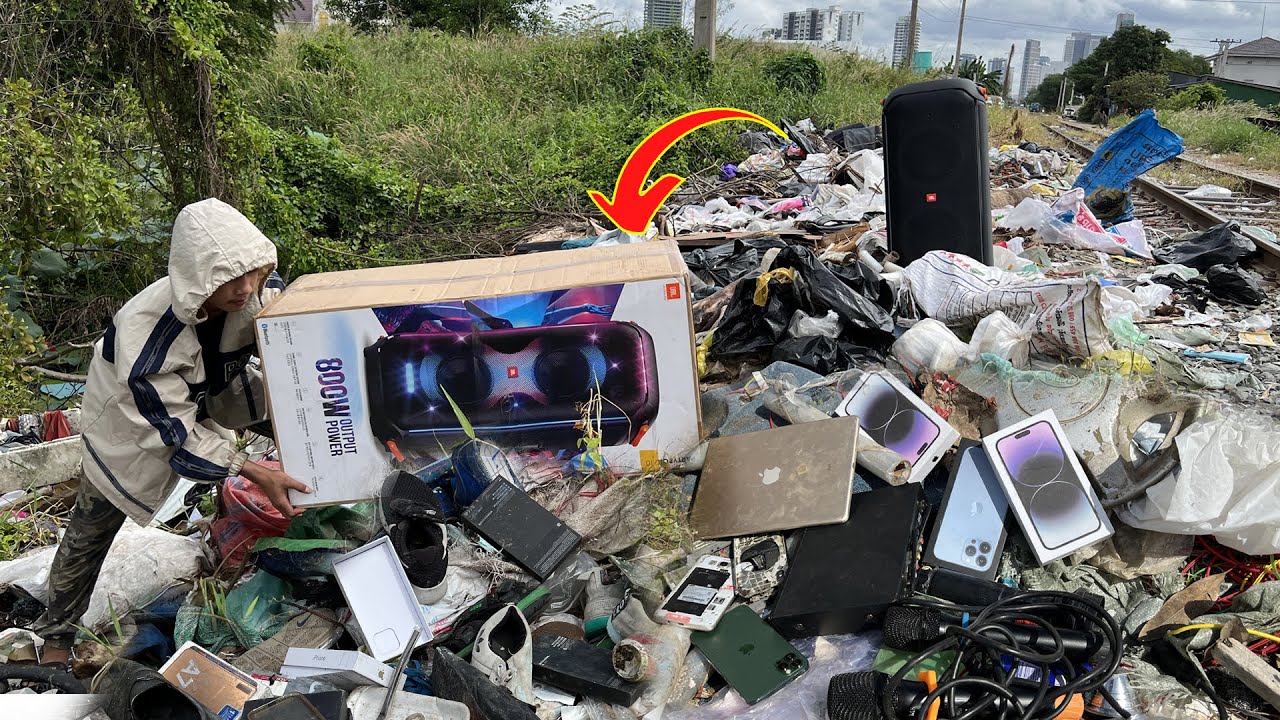 My Lucky 🤑😍 Found JBL PARTYBOX 710 - iPhone 13 Pro Max... From Garbage Dum !!