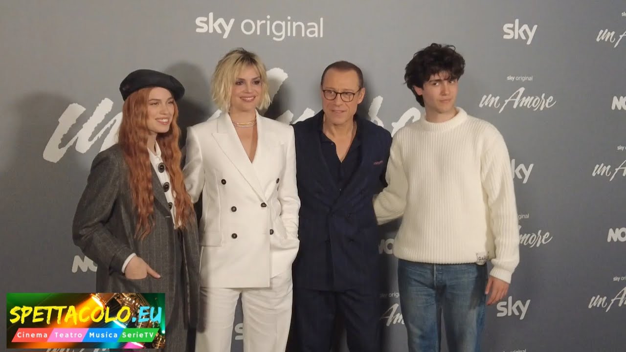 Un Amore, video photocall con Stefano Accorsi, Micaela Ramazzotti e il cast della serie Sky