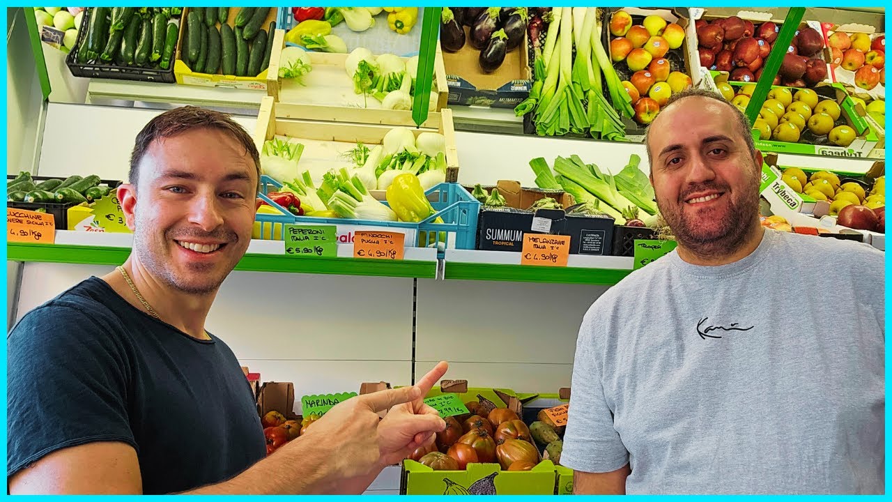 Le meraviglie della natura nel negozio di frutta e verdura - A SESTO SAN GIOVANNI