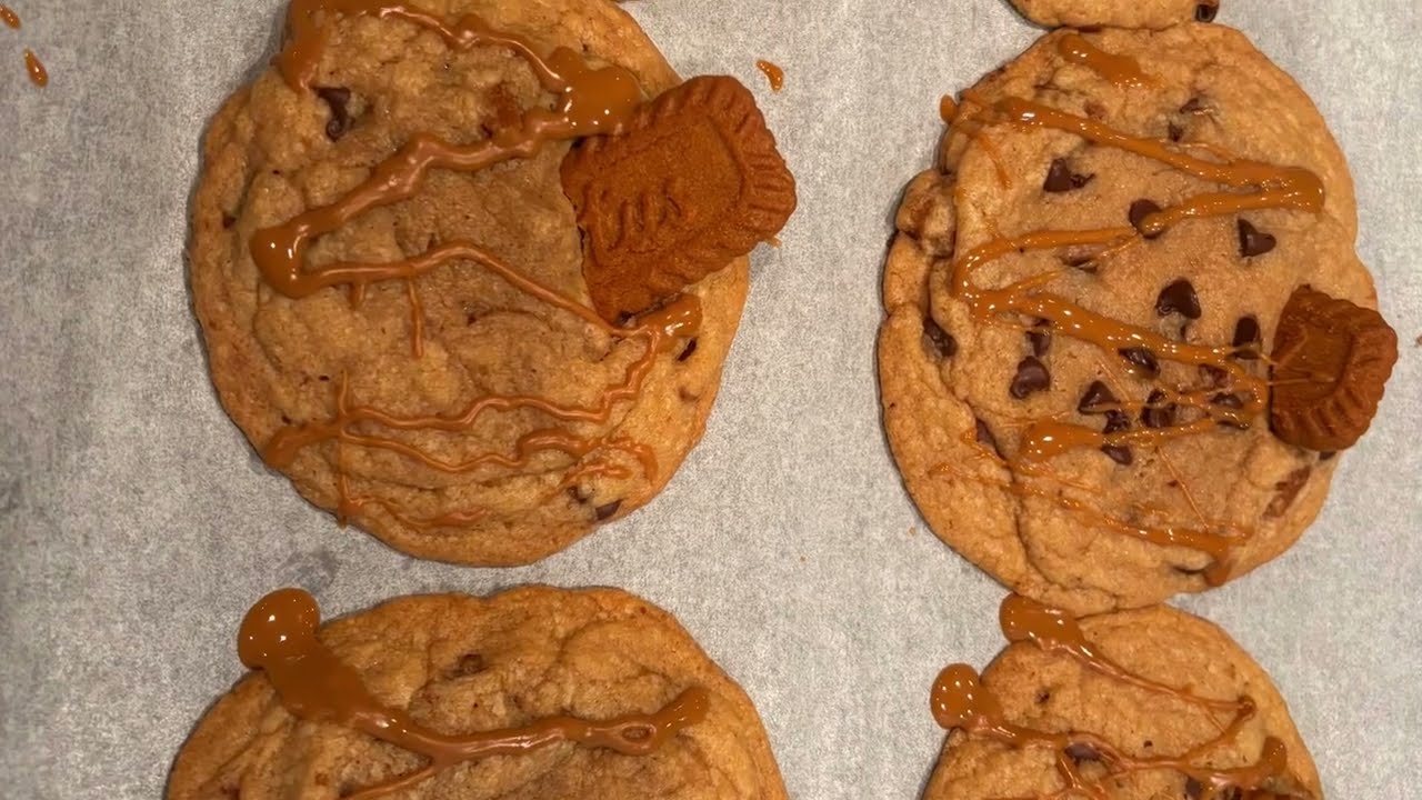 Gooey Biscoff chocolate chip cookies 
