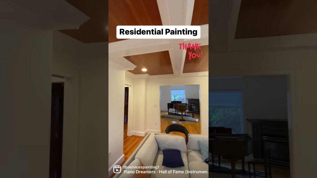 Residential painting project in Quincy, Ma. Walls color Simply White Oc-117 from Benjamin Moore.