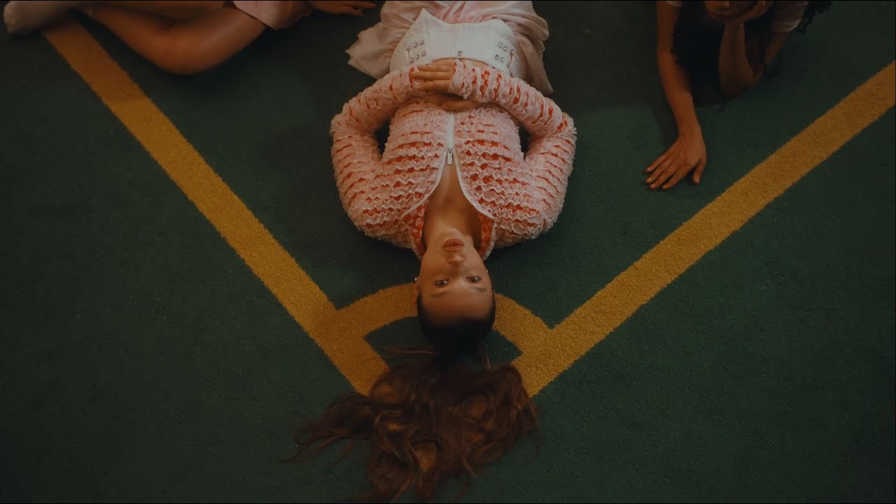 Sarah Toscano - Sexy Magica (Official Video)