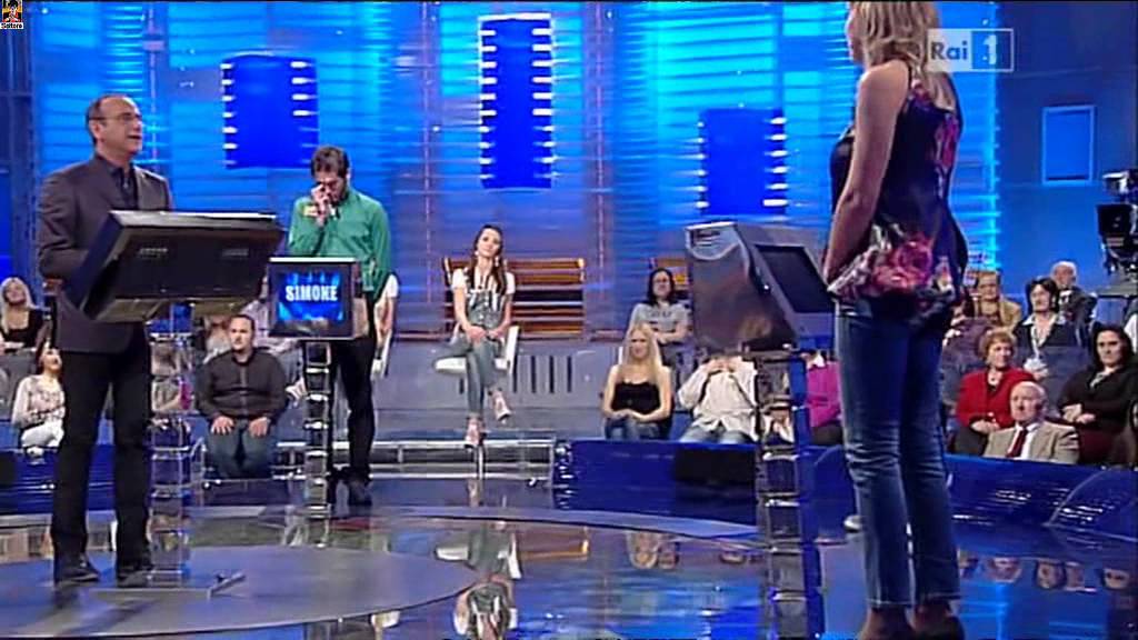 Scossa di Cristina Buccino, ballo e altro del 11.04.2011