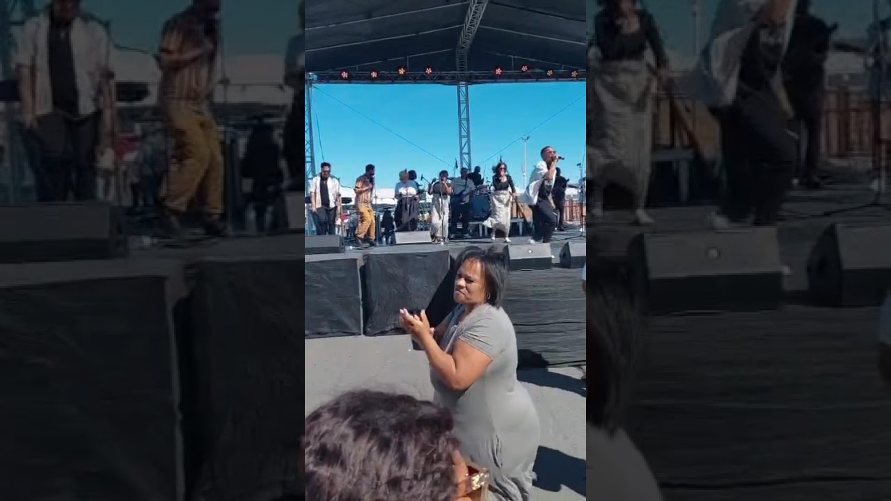 Jayden & Noyhana Worship Team - Wonderbaar 